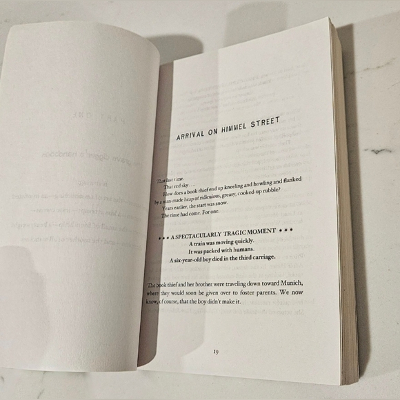 The Book Thief Markus Zusak New York Times Bestseller Paperback - Picture 7 of 8